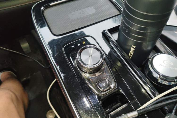 Used AION V 2022 Plus 70 Smart Technology Edition Ternary Lithium Gear Lever