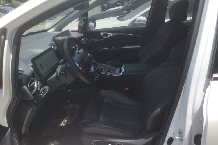 Used AION V 2022 Plus 70 Smart Technology Edition Ternary Lithium Interior 2