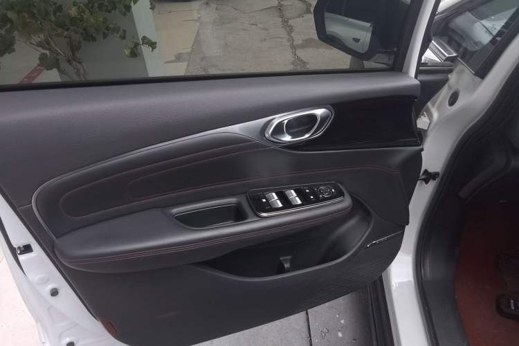Used AION V 2022 Plus 70 Smart Technology Edition Ternary Lithium Left Front Door Interior