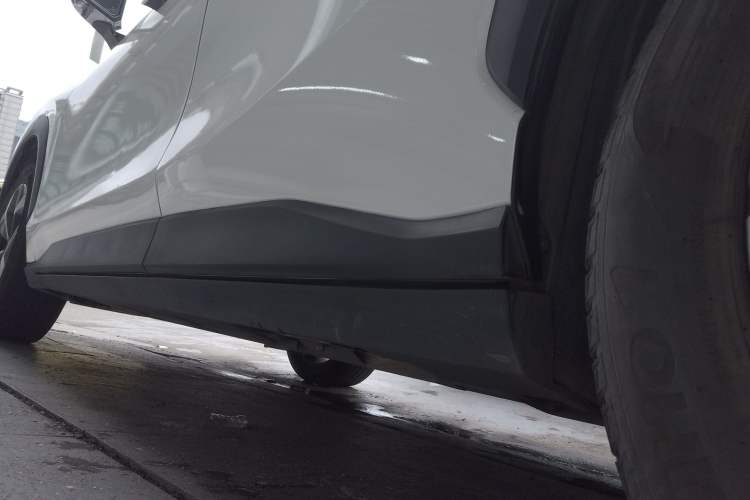 Used AION V 2022 Plus 70 Smart Technology Edition Ternary Lithium Left Side Sill