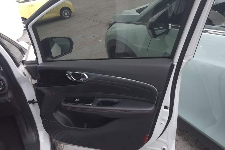 Used AION V 2022 Plus 70 Smart Technology Edition Ternary Lithium Right Front Door Interior