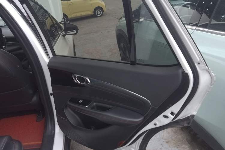 Used AION V 2022 Plus 70 Smart Technology Edition Ternary Lithium Right Rear Door Interior