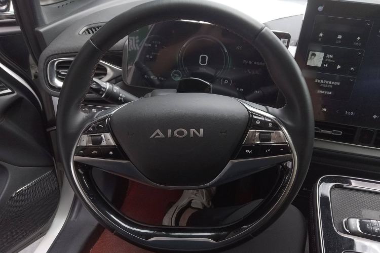 Used AION V 2022 Plus 70 Smart Technology Edition Ternary Lithium Steering Wheel