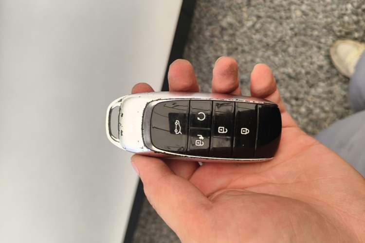 Used AION V 2022 Plus 70 Smart Technology Edition Ternary Lithium Vehicle Key