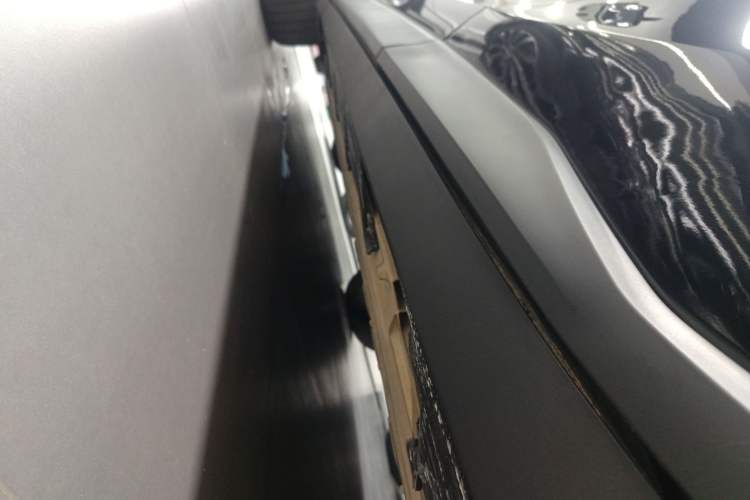 Used AION V 2023 Plus 70 Smart Edition Lithium Iron Phosphate Left Side Sill