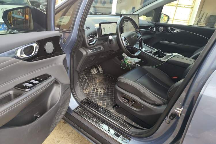 Used AION V 2023 Plus 70 Executive Edition Ternary Lithium Driver Seat
