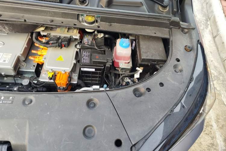 Used AION V 2023 Plus 70 Executive Edition Ternary Lithium Engine Bay Left