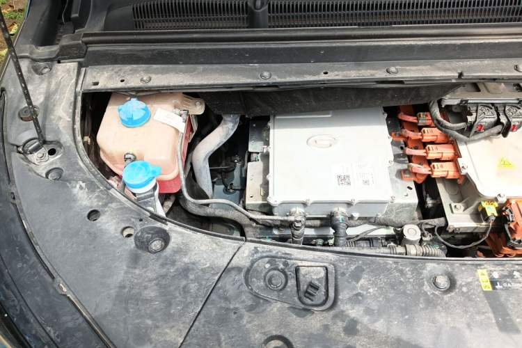 Used AION V 2023 Plus 70 Super Fast Charging Version Ternary Lithium Engine Bay Right