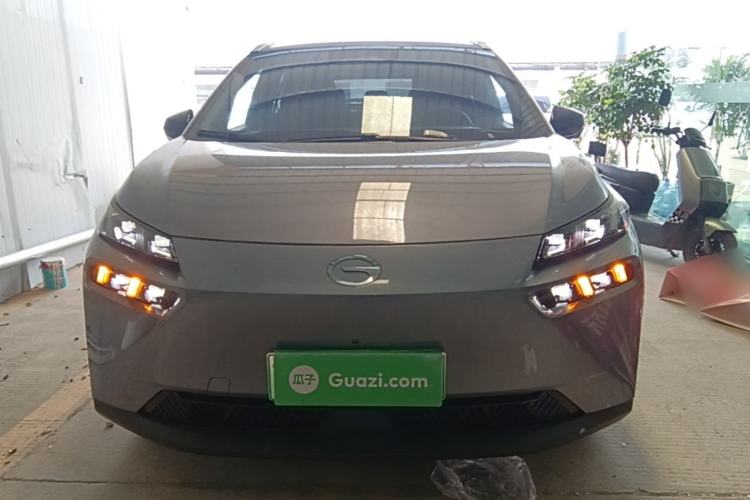 Used AION V 2023 Plus 70 Super Fast Charging Version Ternary Lithium Front