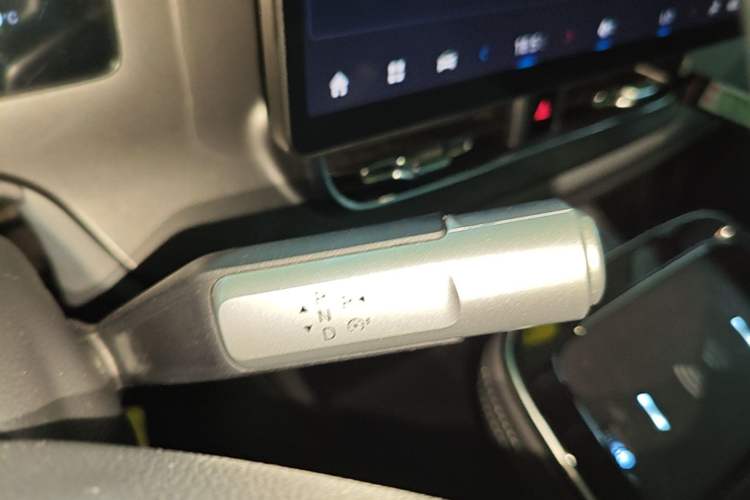 Used AION V 2023 Plus 70 Smart Edition Ternary Lithium Gear Lever