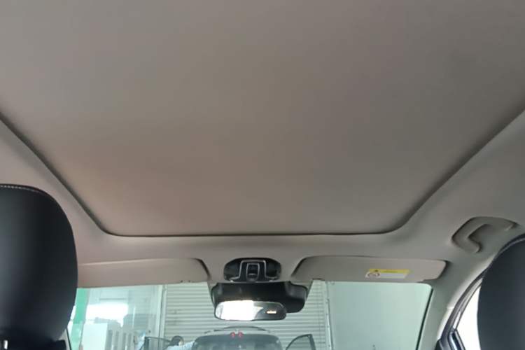 Used AION V 2023 Plus 70 Super Fast Charging Version Ternary Lithium Headliner