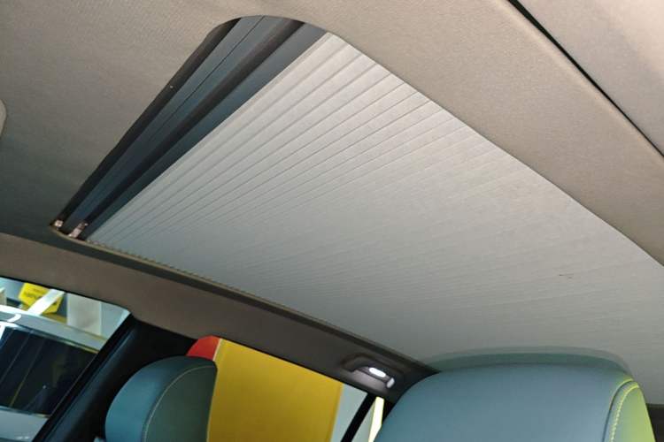 Used AION V 2023 Plus 70 Smart Edition Ternary Lithium Headliner