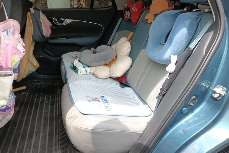 Used AION V 2023 Plus 70 Super Fast Charging Version Ternary Lithium Left Rear Seat