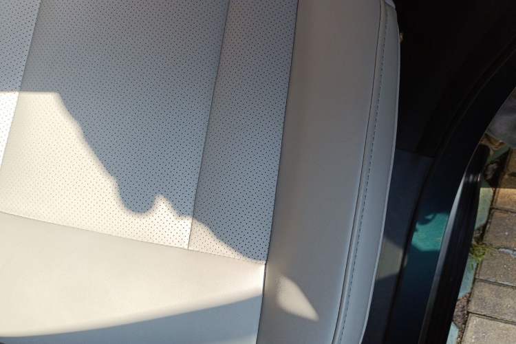 Used AION V 2023 Plus 70 Smart Enjoyment Seven-Seater Edition Ternary Lithium Left Rear Seat