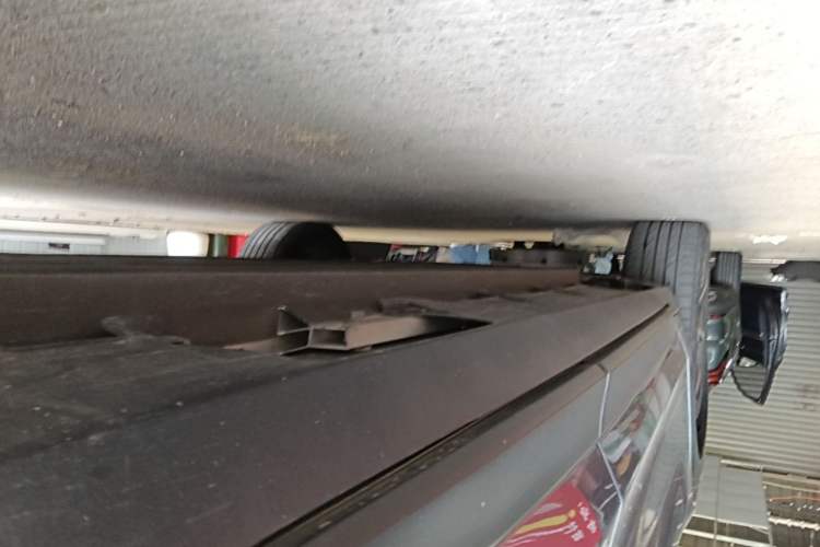 Used AION V 2023 Plus 70 Super Fast Charging Version Ternary Lithium Left Side Sill