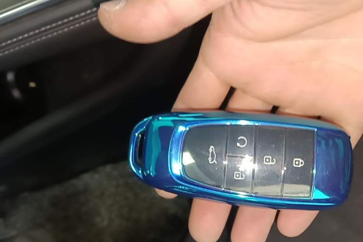 Used AION V 2023 Plus 70 Super Fast Charging Version Ternary Lithium Vehicle Key