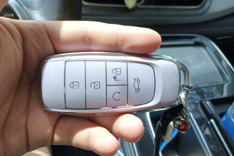 Used AION V 2023 Plus 70 Super Fast Charging Version Ternary Lithium Vehicle Key