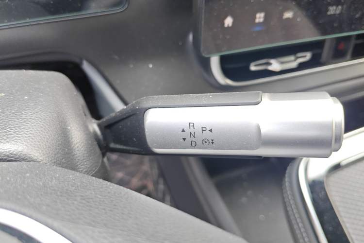 Used AION V 2023 Plus 70 Super Fast Charging Version Ternary Lithium Gear Lever