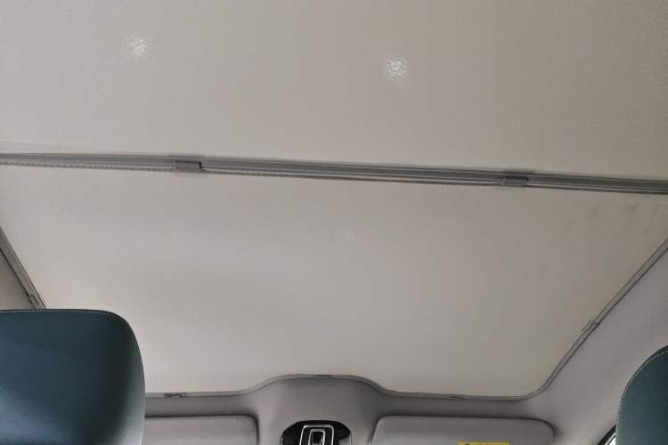 Used AION V 2023 Plus 70 Super Fast Charging Version Ternary Lithium Headliner