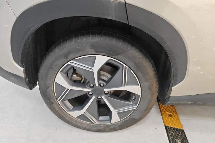 Used AION V 2023 Plus 70 Super Fast Charging Version Ternary Lithium Right Rear Wheel Hub