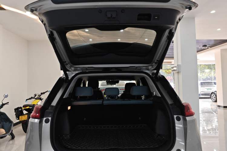 Used AION V 2023 Plus 70 Super Fast Charging Version Ternary Lithium Trunk