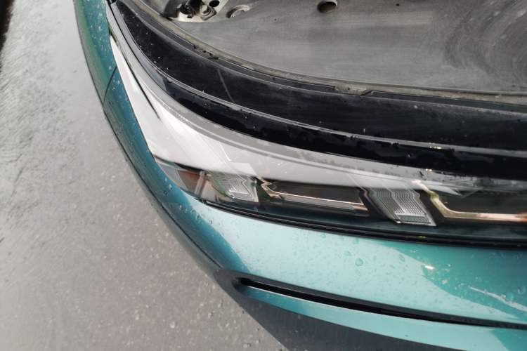 Used AION V 2023 Plus 70 Smart Enjoyment Seven-Seater Edition Ternary Lithium Right Front Headlight
