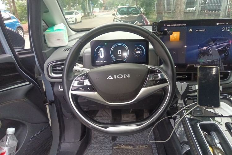 Used AION V 2023 Plus 70 Smart Tech Edition Lithium Iron Phosphate Steering Wheel
