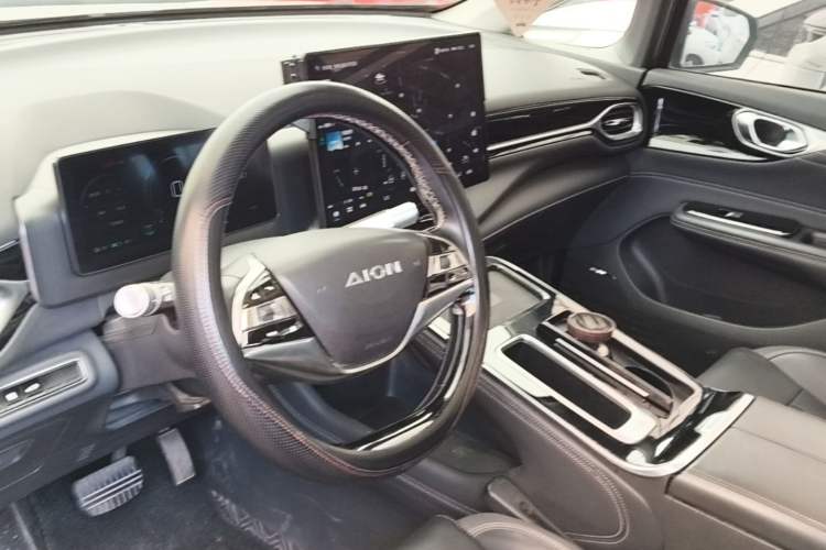 Used AION V 2023 Plus 70 Smart Edition Ternary Lithium Center Console