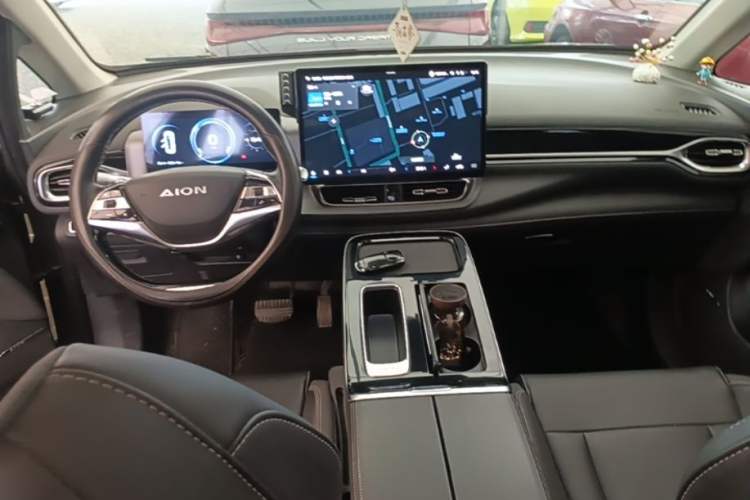 Used AION V 2023 Plus 70 Smart Edition Ternary Lithium Center Console