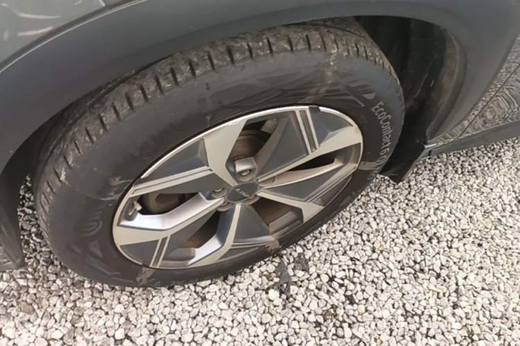 Used AION V 2023 Plus 70 Smart Edition Ternary Lithium Left Front Wheel Hub
