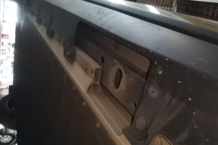 Used AION V 2023 Plus 70 Smart Edition Lithium Iron Phosphate Left Side Sill