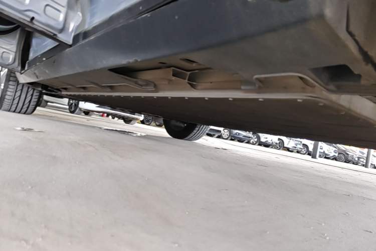 Used AION V 2023 Plus 70 Smart Tech Edition Lithium Iron Phosphate Left Side Sill