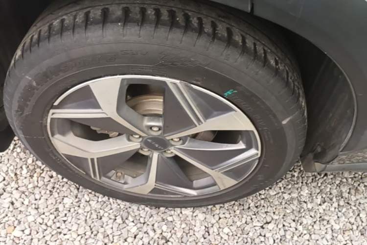 Used AION V 2023 Plus 70 Smart Edition Ternary Lithium Right Rear Wheel Hub