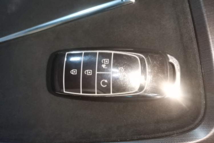 Used AION V 2023 Plus 70 Smart Edition Lithium Iron Phosphate Vehicle Key