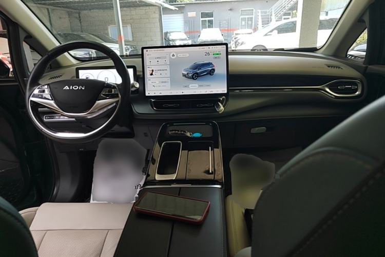 Used AION V 2023 Plus 70 Smart Enjoyment Seven-Seater Edition Ternary Lithium Center Console