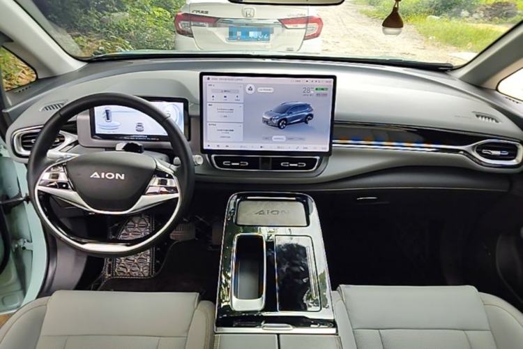 Used AION V 2023 Plus 70 Smart Tech Edition Lithium Iron Phosphate Center Console