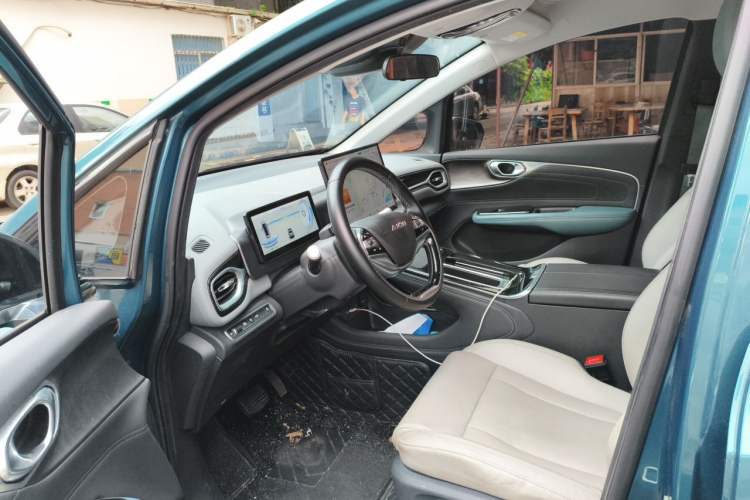 Used AION V 2023 Plus 80 Smart Enjoyment Seven-Seater Edition Ternary Lithium Driver Seat