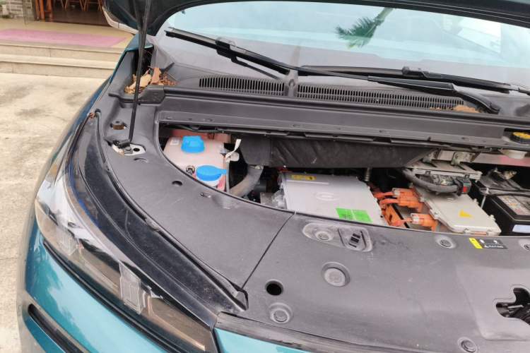 Used AION V 2023 Plus 80 Smart Enjoyment Seven-Seater Edition Ternary Lithium Engine Bay Right