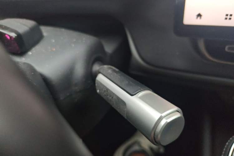 Used AION V 2023 Plus 70 Smart Enjoyment Seven-Seater Edition Ternary Lithium Gear Lever