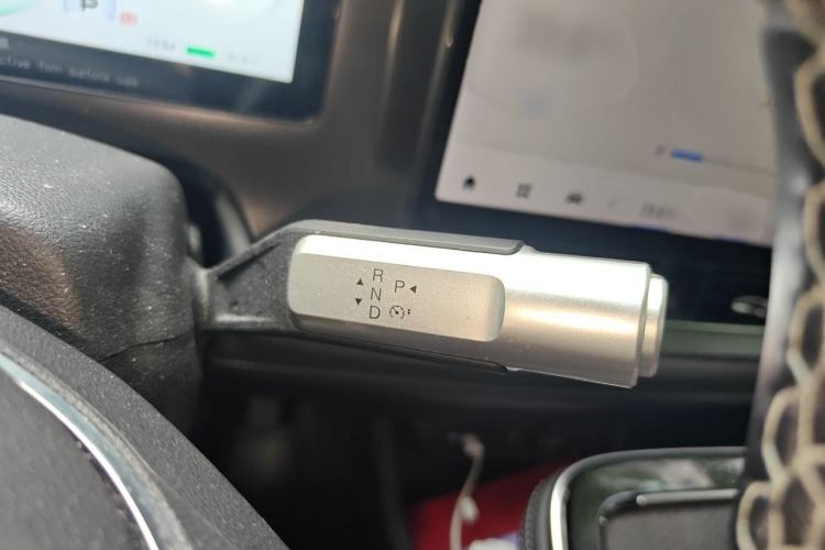 Used AION V 2023 Plus 70 Smart Tech Edition Lithium Iron Phosphate Gear Lever