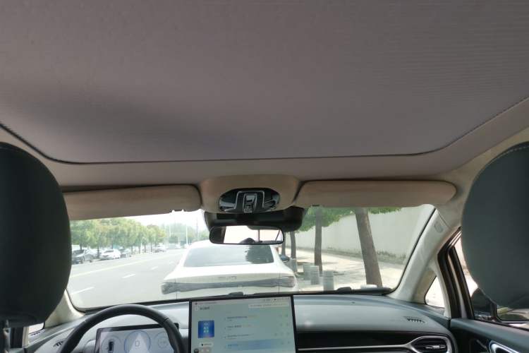 Used AION V 2023 Plus 70 Super Fast Charging Version Ternary Lithium Headliner