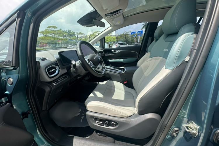 Used AION V 2023 Plus 70 Smart Edition Ternary Lithium Interior 2