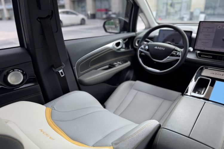 Used AION V 2023 Plus 70 Smart Tech Edition Lithium Iron Phosphate Interior 5