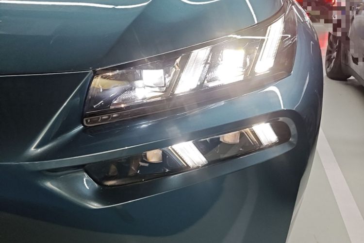 Used AION V 2023 Plus 70 Smart Tech Edition Lithium Iron Phosphate Left Front Headlight