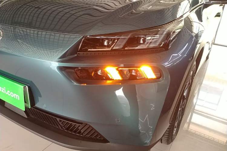 Used AION V 2023 Plus 70 Smart Enjoyment Seven-Seater Edition Ternary Lithium Left Front Headlight
