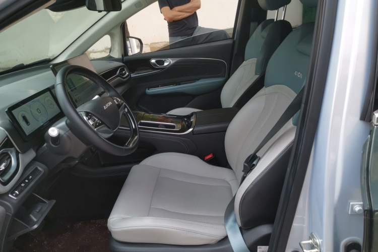 Used AION V 2023 Plus 70 Super Fast Charging Version Ternary Lithium Left Front Seat