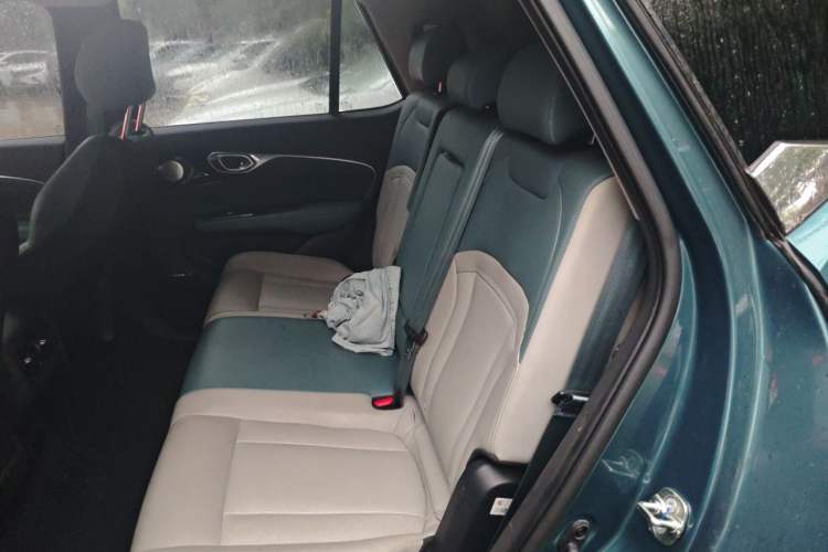 Used AION V 2023 Plus 70 Smart Enjoyment Seven-Seater Edition Ternary Lithium Left Rear Seat
