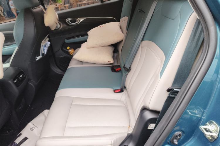 Used AION V 2023 Plus 80 Smart Enjoyment Seven-Seater Edition Ternary Lithium Left Rear Seat