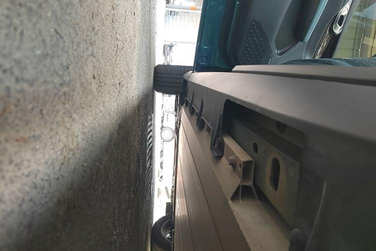 Used AION V 2023 Plus 70 Smart Enjoyment Seven-Seater Edition Ternary Lithium Left Side Sill