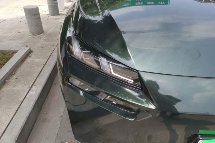 Used AION V 2023 Plus 70 Super Fast Charging Version Ternary Lithium Right Front Headlight